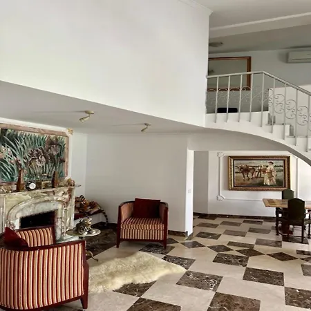 Villa Drita- Beachfront For 10 People Estepona
