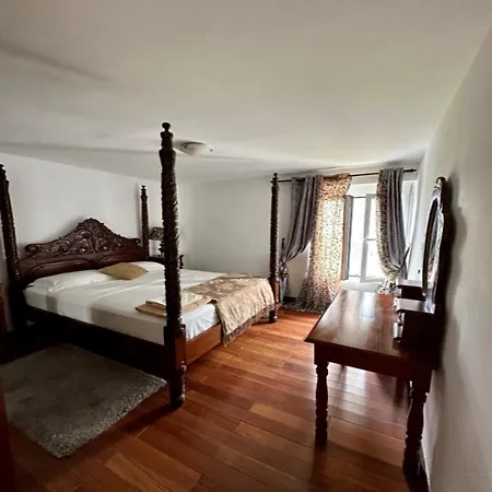 Drita- Beachfront For 10 People *