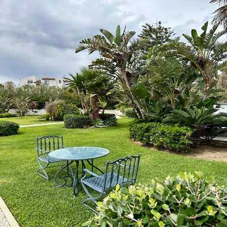 Drita- Beachfront For 10 People Estepona