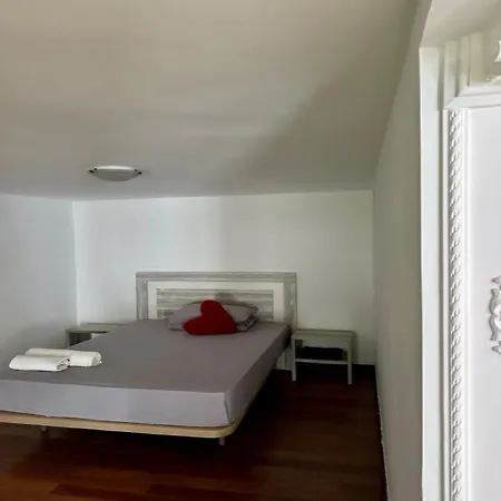 Drita- Beachfront For 10 People فيلة *